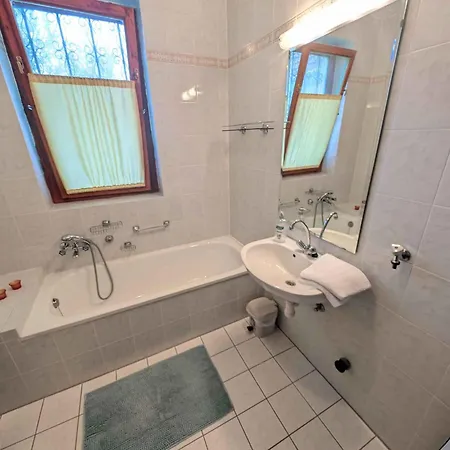 Dom wakacyjny In 52058 *