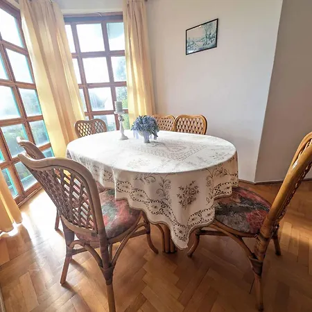 Dom wakacyjny In 52058 *